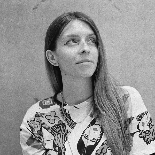 Ivona Tau